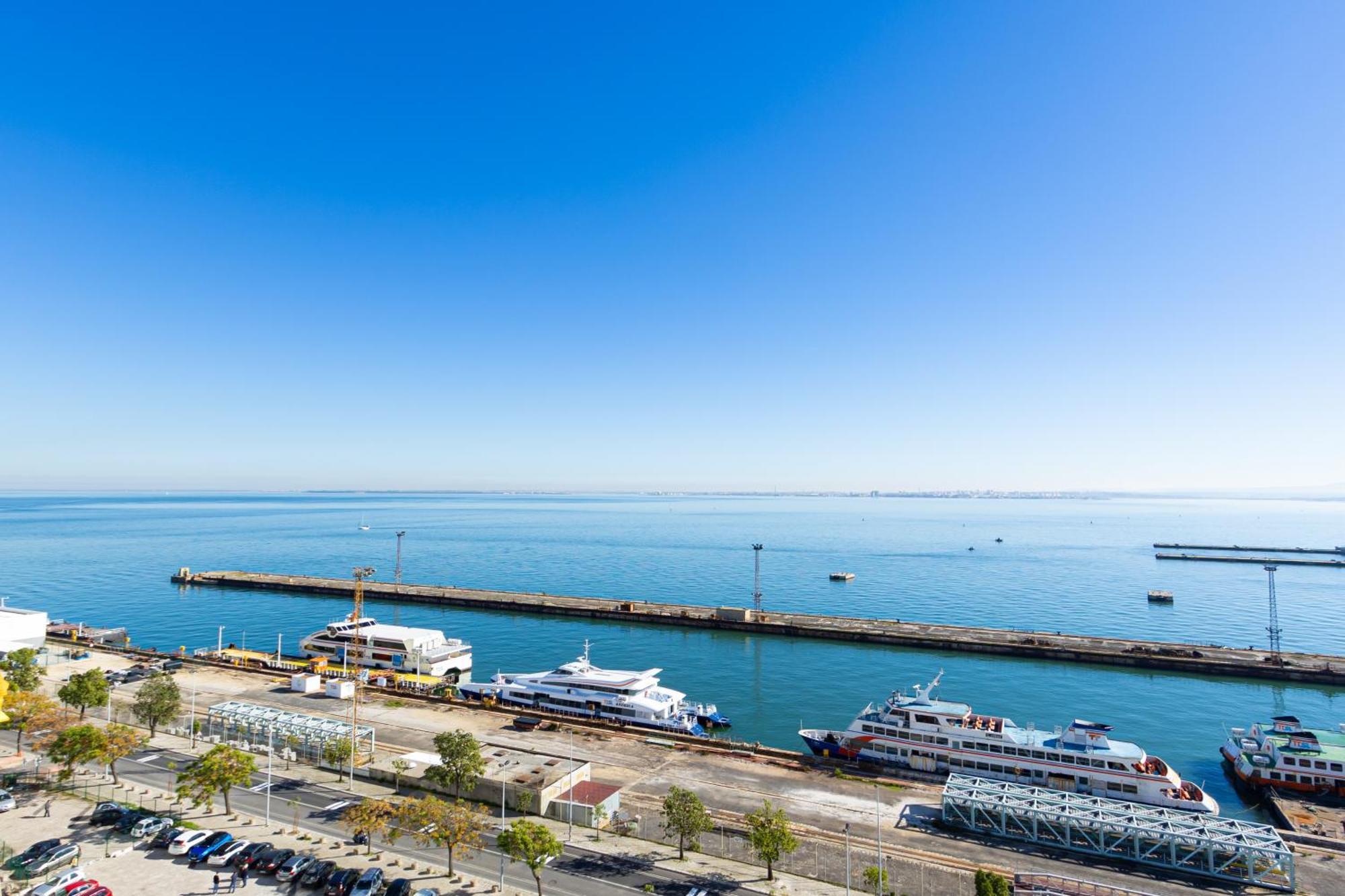 Cacilhas Riverview! Almada Luaran gambar