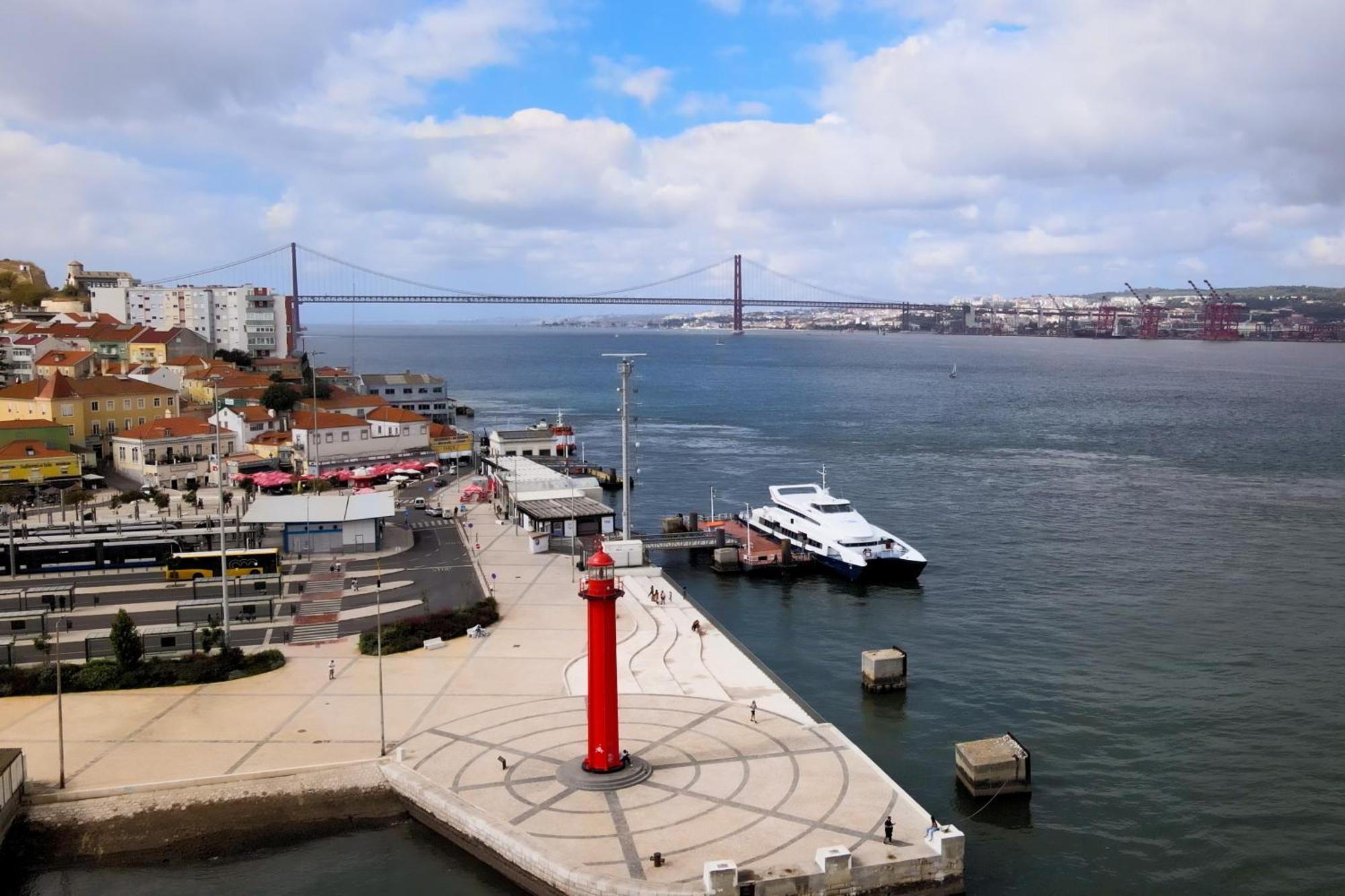Cacilhas Riverview! Almada Luaran gambar